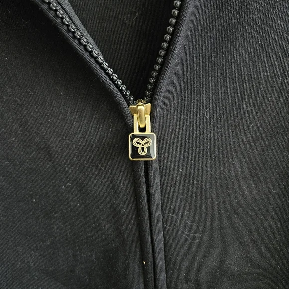 Aritzia Women's Black Zip Up TNA GOLDEN Soft - Picture 3 of 5